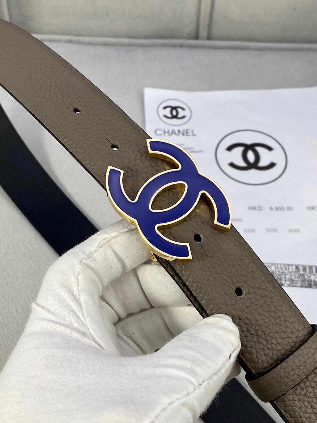 CHANEL 30MM BELT IN MOCHA BROWN GRAINED CALFSKIN WITH NAVY BLUE LOGO