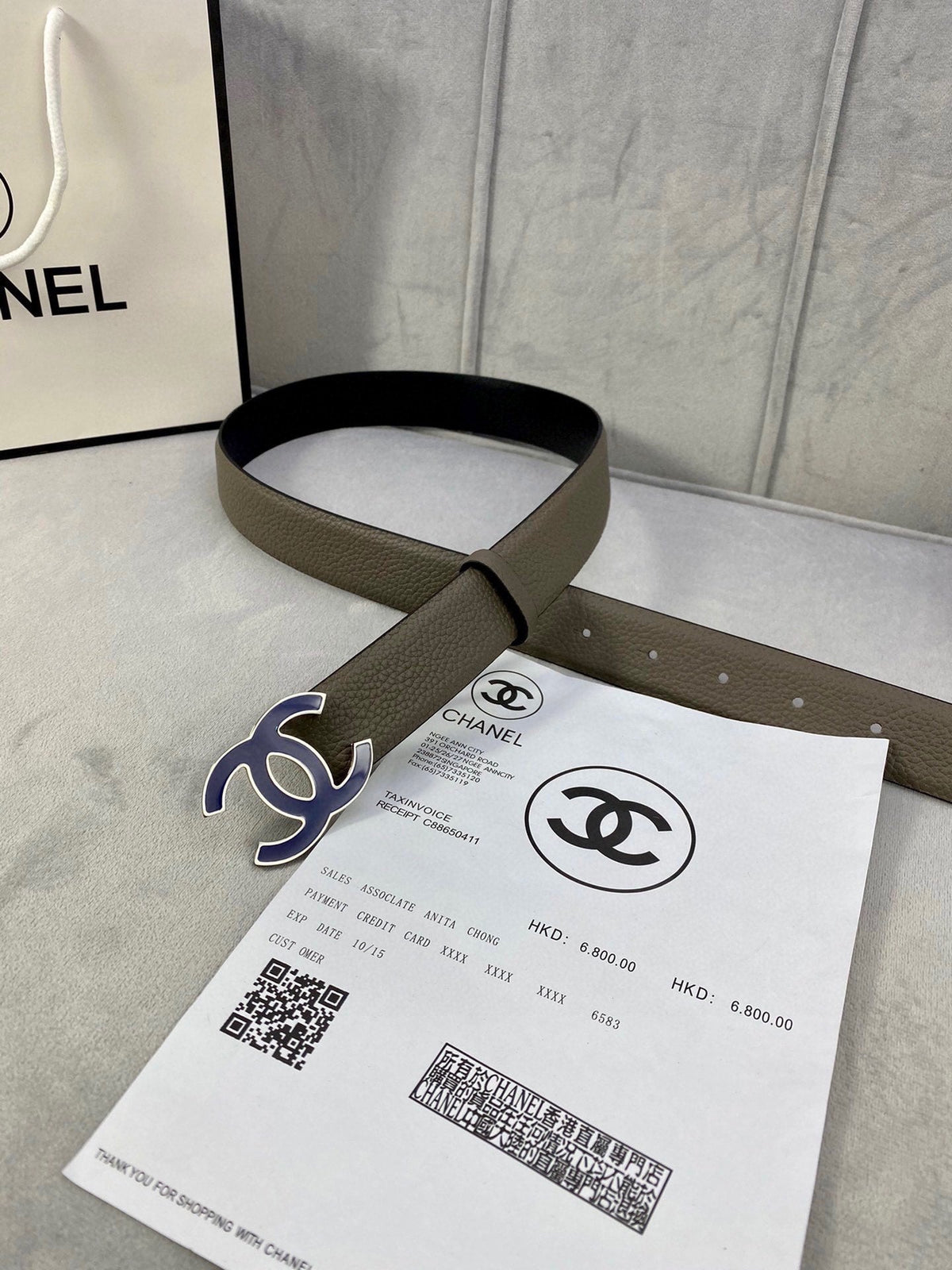 CHANEL 30MM BELT IN MOCHA BROWN GRAINED CALFSKIN WITH NAVY BLUE LOGO