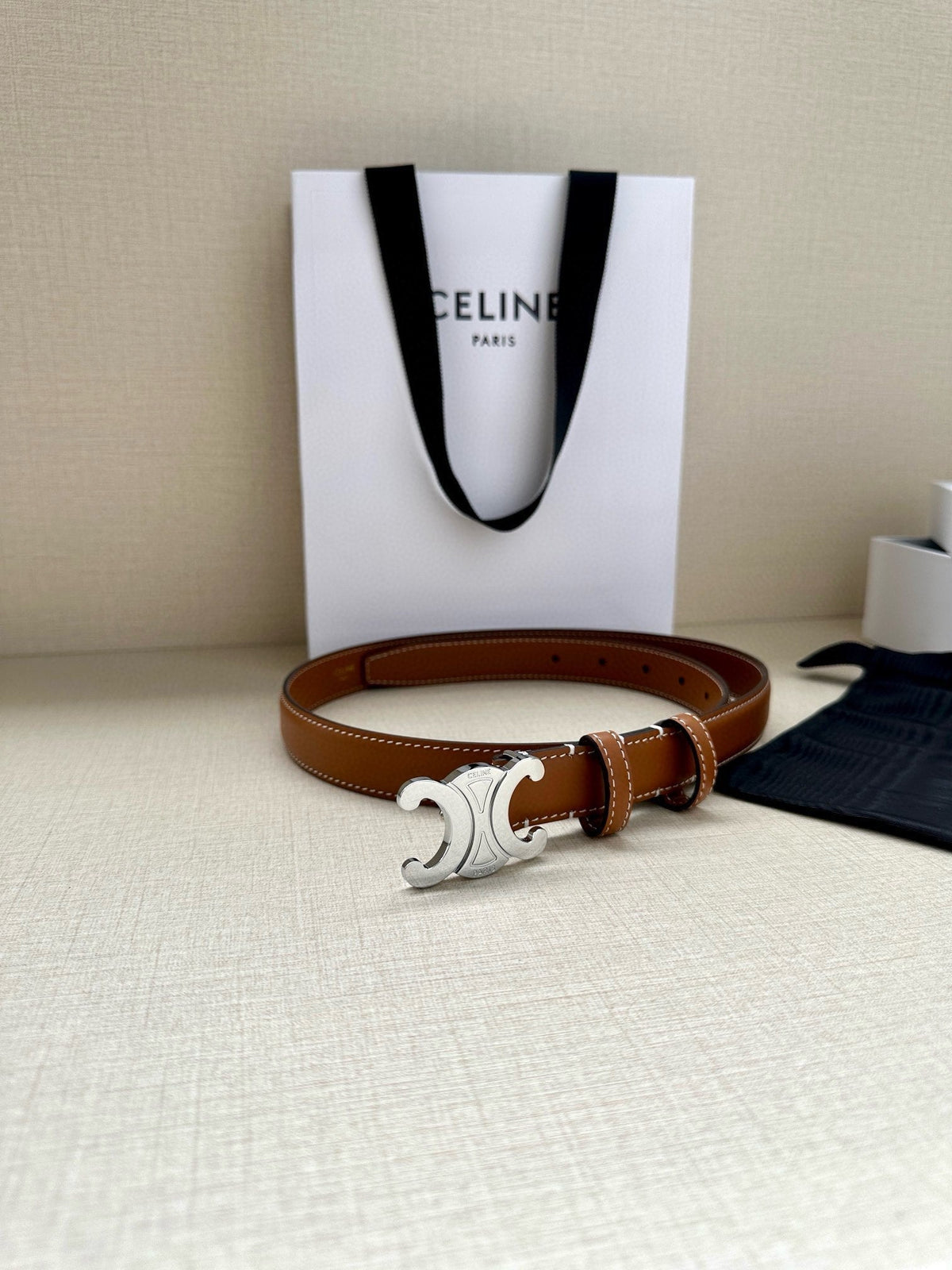 CELINE 25S BELT TRIOMPHE TAURILLON 25MM IN CARAMEL CALFSKIN 557501