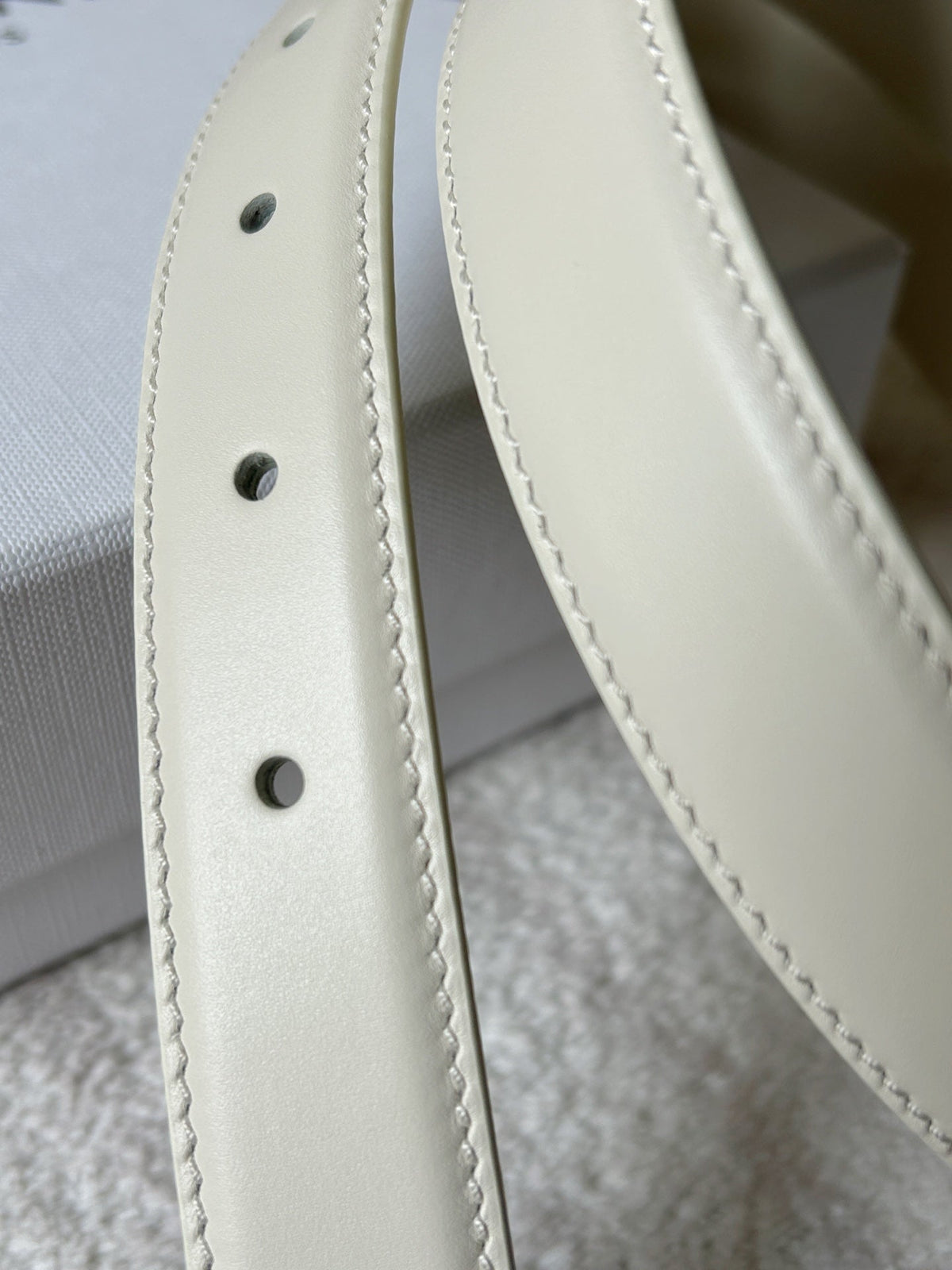 CELINE TRIOMPHE BELT 24MM IN WHITE CALFSKIN WITH LEATHER BUCKLE